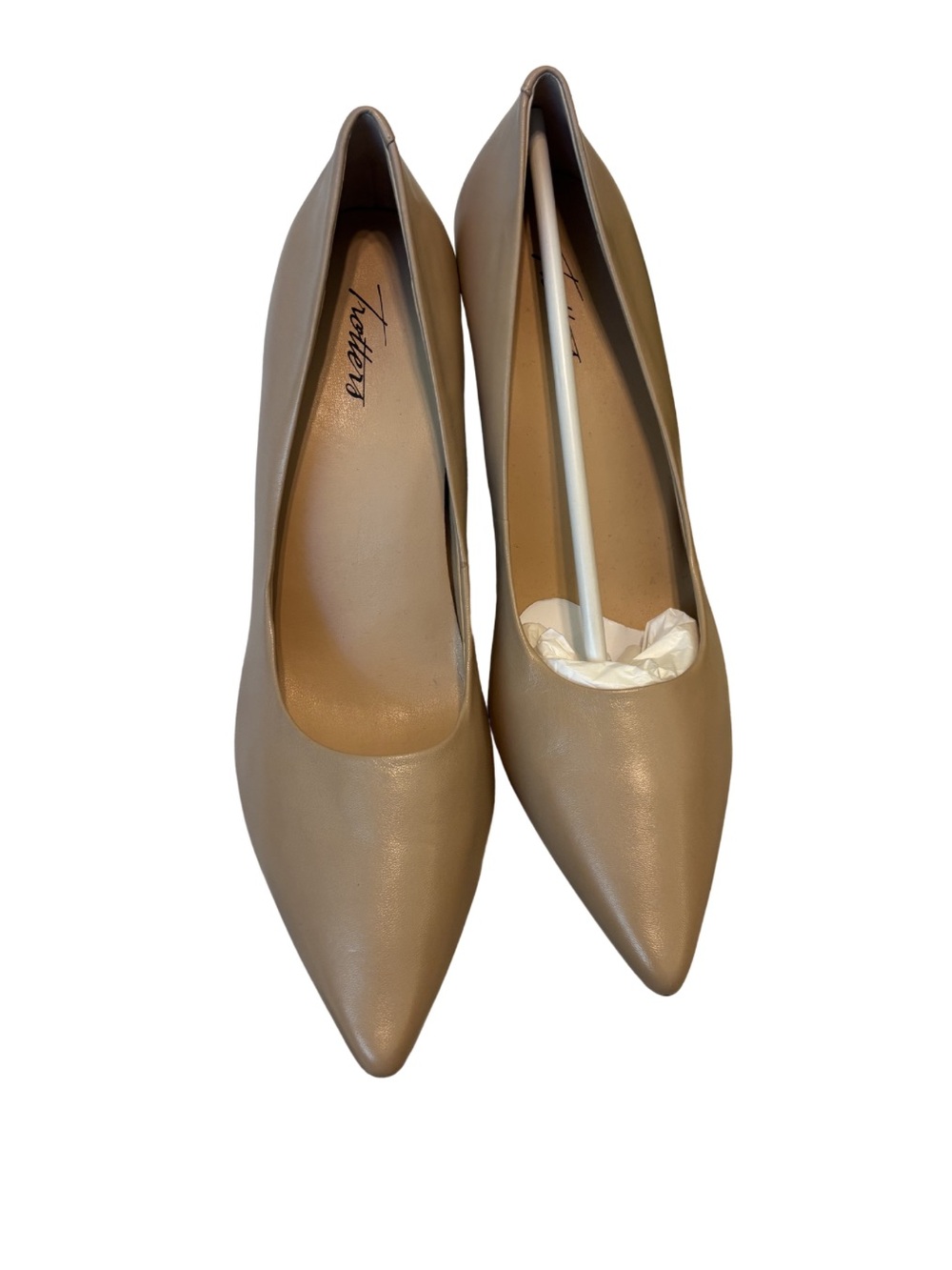 Trotters Beige Pointed-Toe Leather Pumps